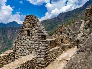 Classic Inca Trail to Machu Picchu 4 Days thumbnail 1